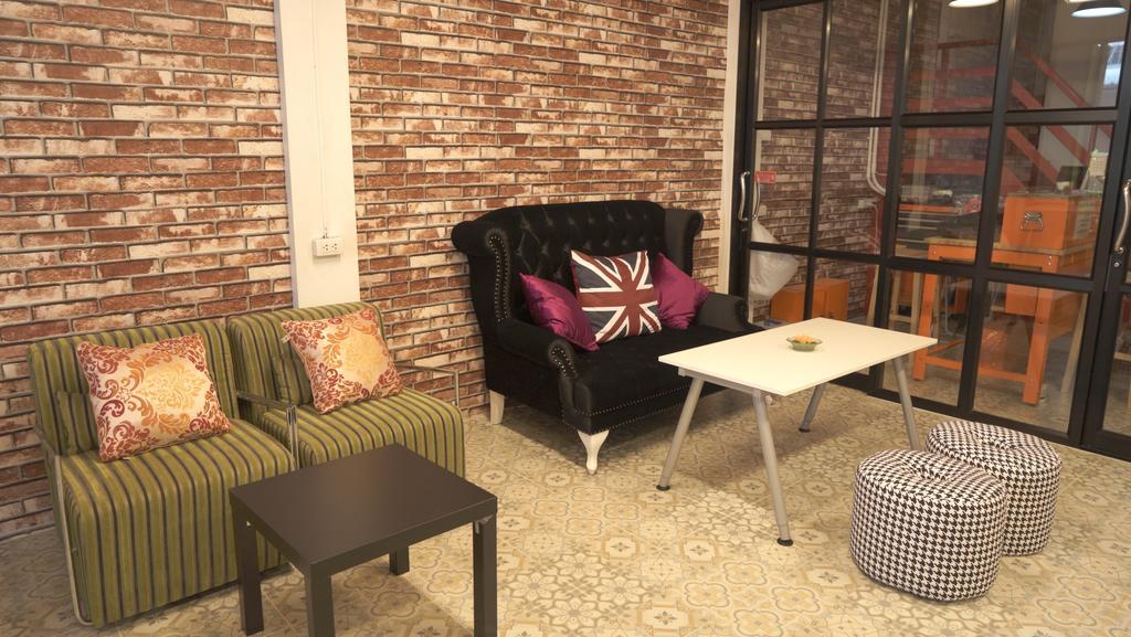Tiger Lily Hostel Bangkok Zewnętrze zdjęcie