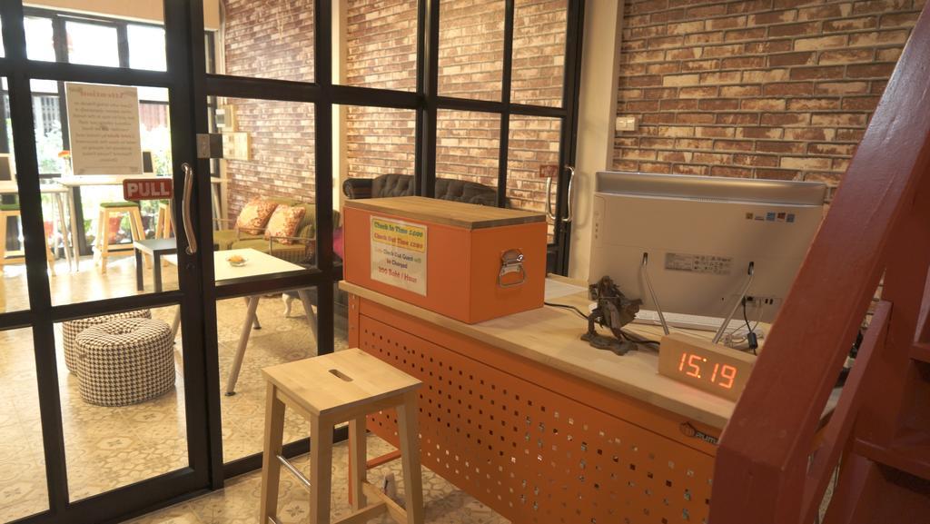 Tiger Lily Hostel Bangkok Zewnętrze zdjęcie