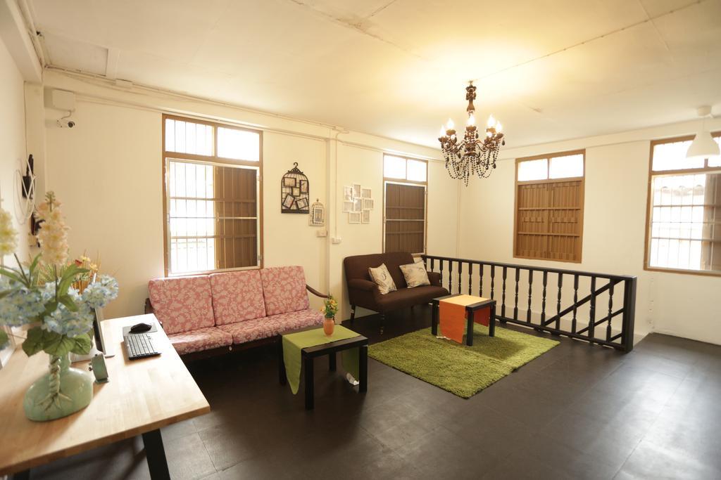 Tiger Lily Hostel Bangkok Zewnętrze zdjęcie