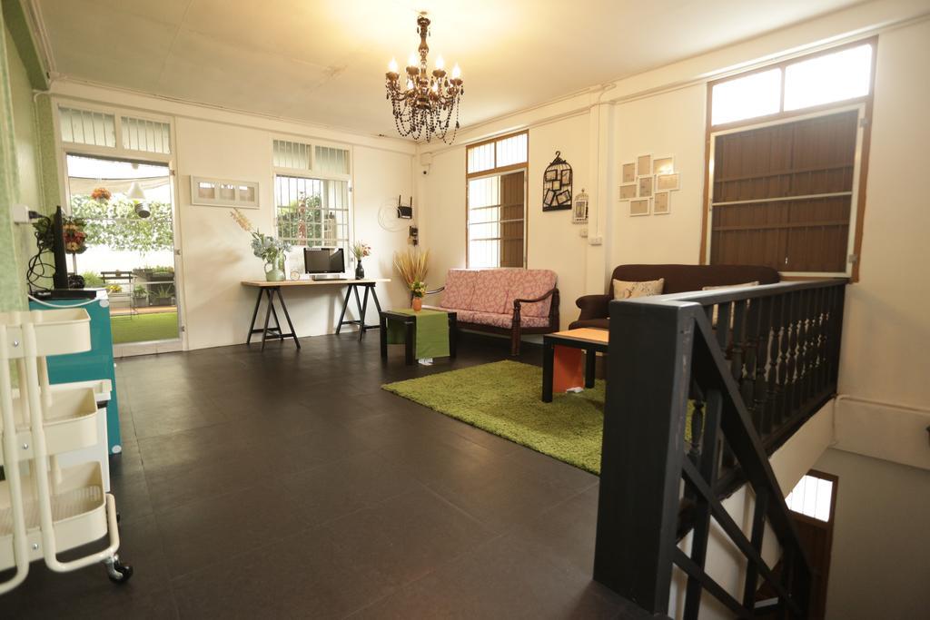 Tiger Lily Hostel Bangkok Zewnętrze zdjęcie