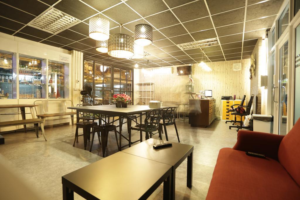 Tiger Lily Hostel Bangkok Zewnętrze zdjęcie