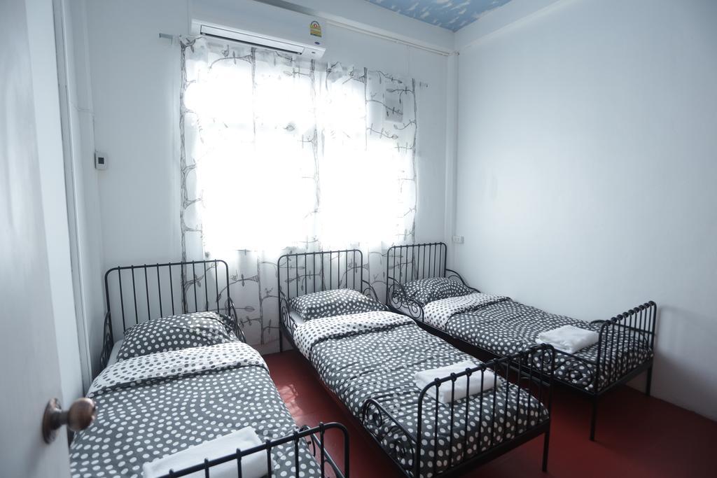 Tiger Lily Hostel Bangkok Zewnętrze zdjęcie