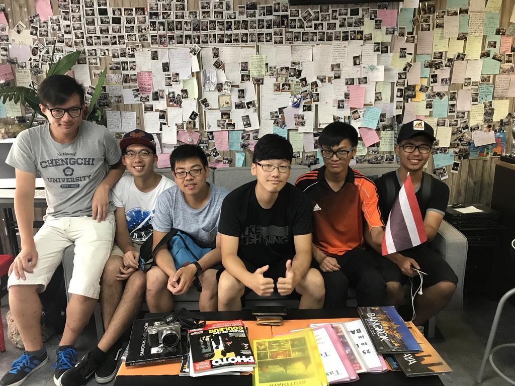 Tiger Lily Hostel Bangkok Zewnętrze zdjęcie